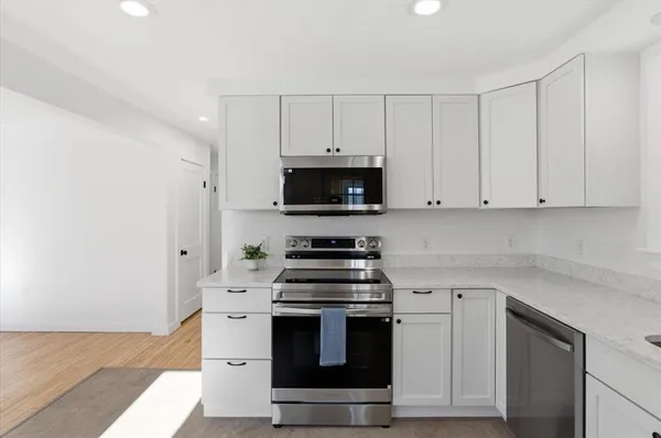 $469,000 | 1960 North Avenue, Burlington, VT 05408