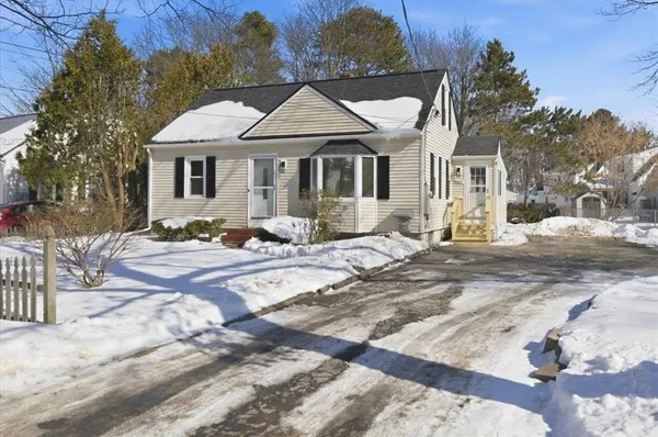 $469,000 | 1960 North Avenue, Burlington, VT 05408