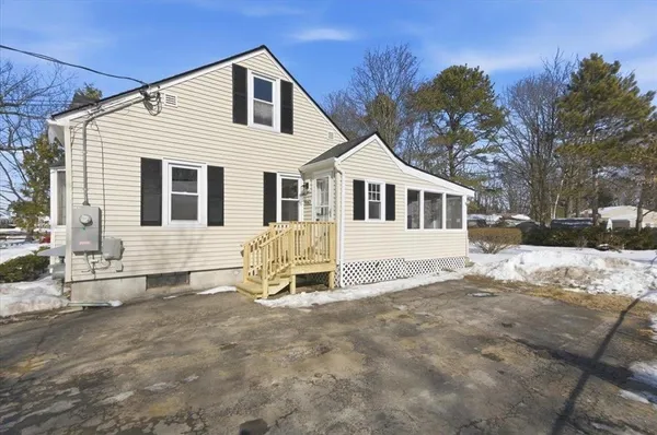 $469,000 | 1960 North Avenue, Burlington, VT 05408