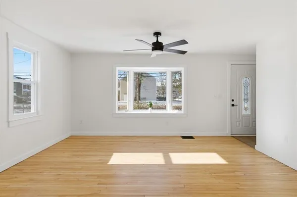 $469,000 | 1960 North Avenue, Burlington, VT 05408