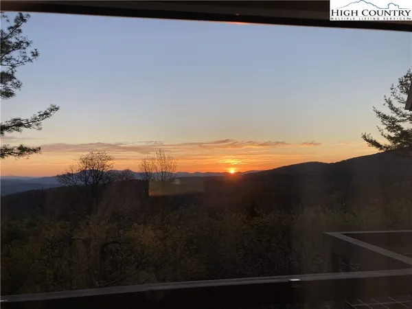 $189,000 | 103 Upper Holiday Lane, Unit G329, Beech Mountain, NC 28604