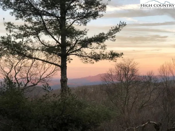 $189,000 | 103 Upper Holiday Lane, Unit G329, Beech Mountain, NC 28604