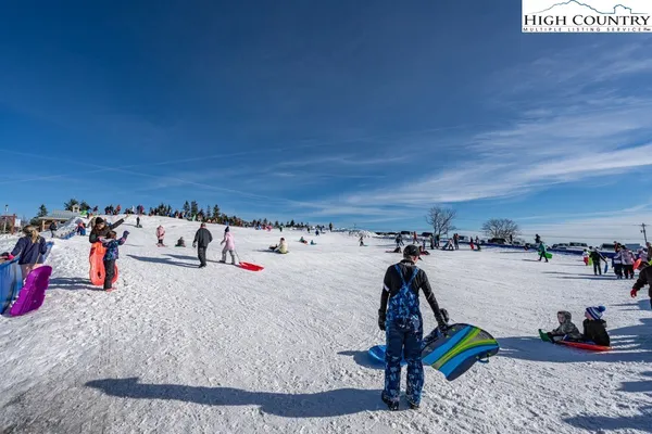 $189,000 | 103 Upper Holiday Lane, Unit G329, Beech Mountain, NC 28604