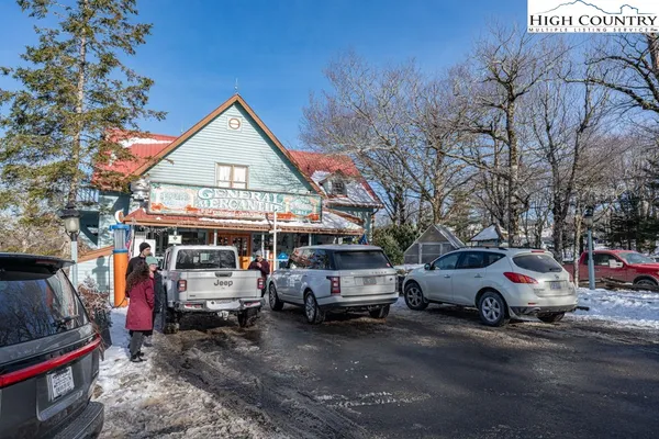 $189,000 | 103 Upper Holiday Lane, Unit G329, Beech Mountain, NC 28604