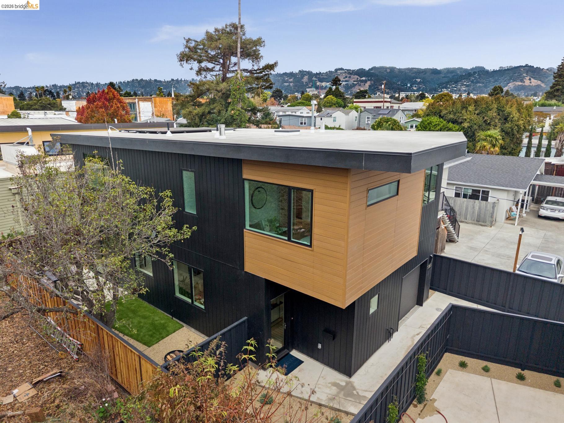1523 Stuart Street Berkeley, CA 94703 - Photo 70 of 71 Gallery Image 70
