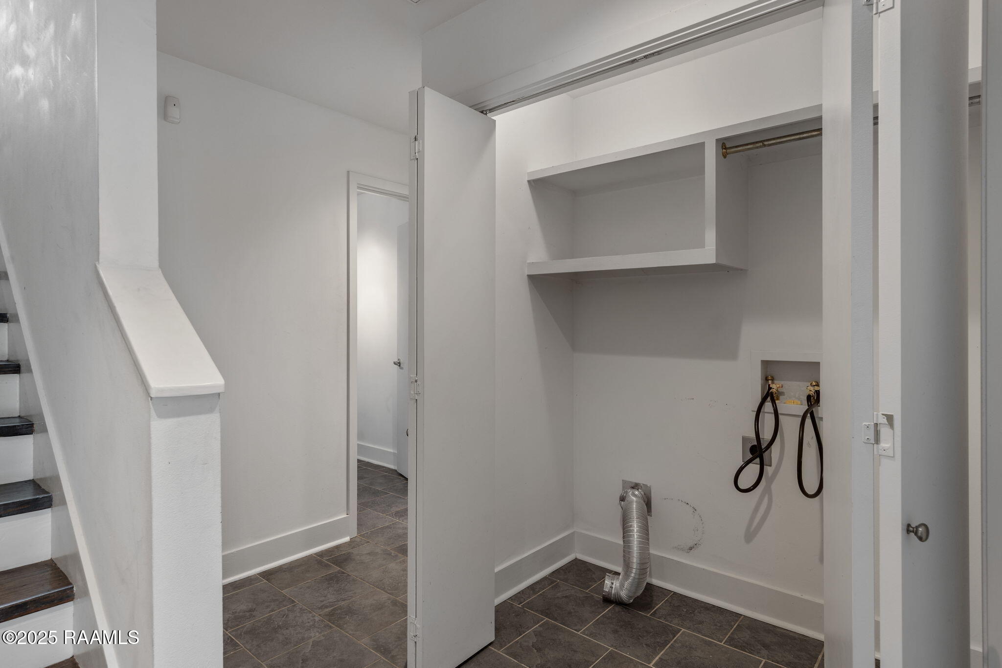 1201 South College Road, Unit 10 Lafayette, LA 70503 - Photo 20 of 26 Laundry
