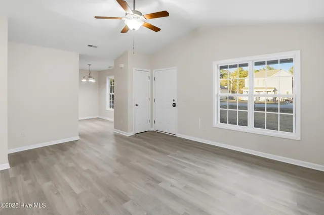 $1,600 | 107 Blossom Court, Maple Hill, NC 28454