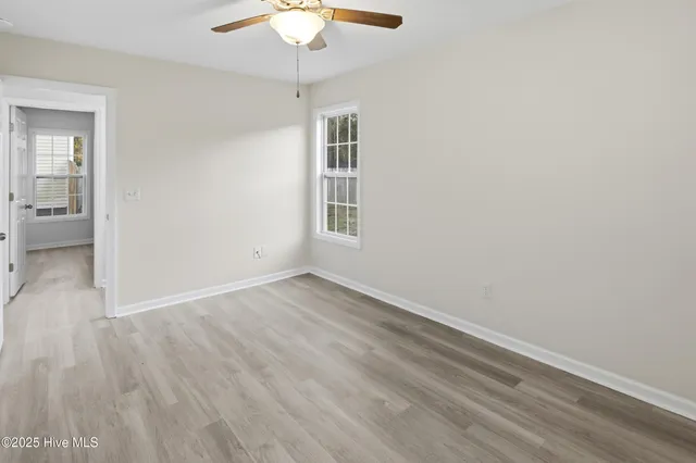 $1,600 | 107 Blossom Court, Maple Hill, NC 28454