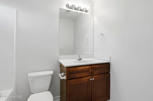 $1,600 | 107 Blossom Court, Maple Hill, NC 28454