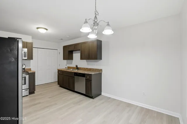 $1,600 | 107 Blossom Court, Maple Hill, NC 28454