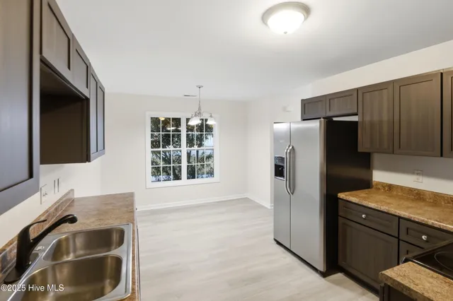 $1,600 | 107 Blossom Court, Maple Hill, NC 28454