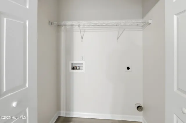 $1,600 | 107 Blossom Court, Maple Hill, NC 28454