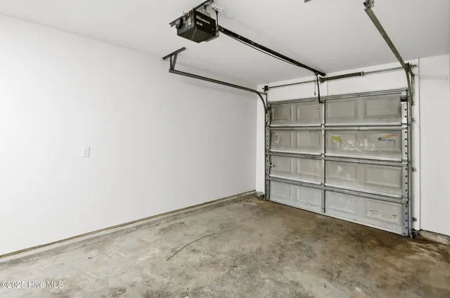 $1,600 | 107 Blossom Court, Maple Hill, NC 28454