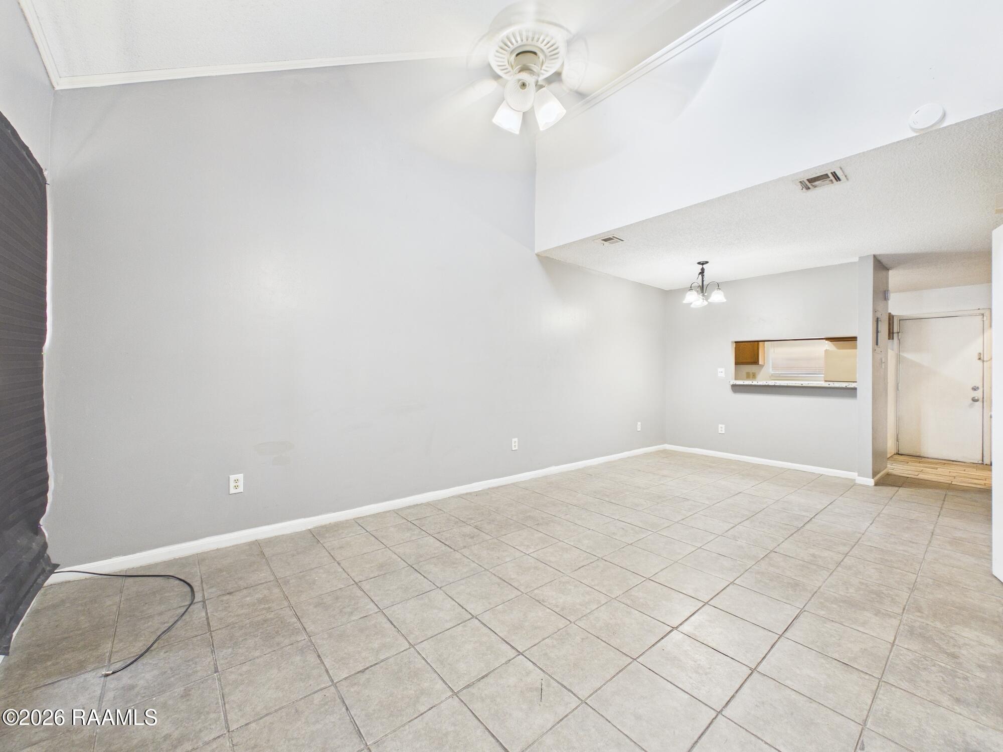 202 Belfast Street, Unit B Lafayette, LA 70506 - Photo 3 of 18 CAM06261G6-PR0025-STILL002