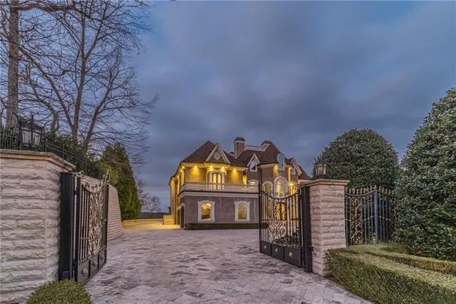 $5,100,000 | 8330 Jett Ferry Road, Sandy Springs, GA 30350