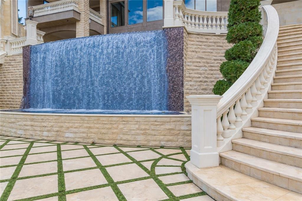 8330 Jett Ferry Road Sandy Springs, GA 30350 - Photo 81 of 98 a view of entryway with a front view of a house