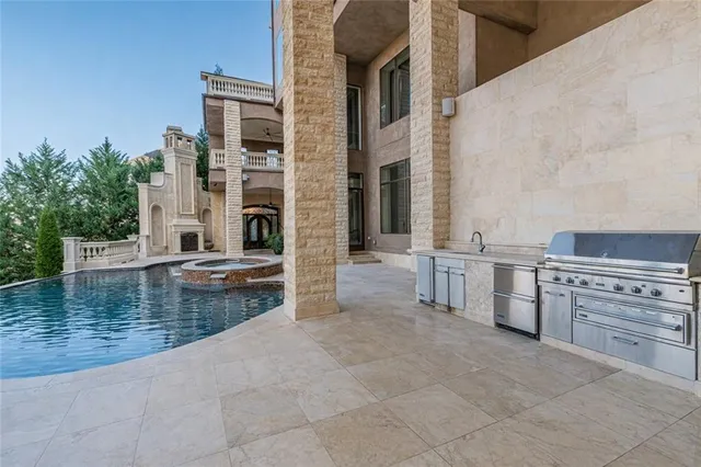 $5,100,000 | 8330 Jett Ferry Road, Sandy Springs, GA 30350