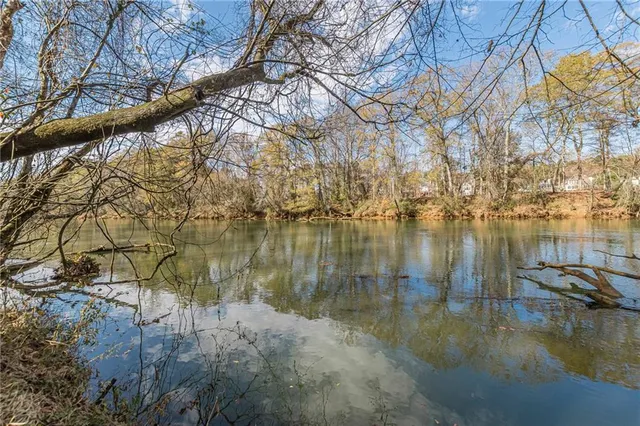 $5,100,000 | 8330 Jett Ferry Road, Sandy Springs, GA 30350