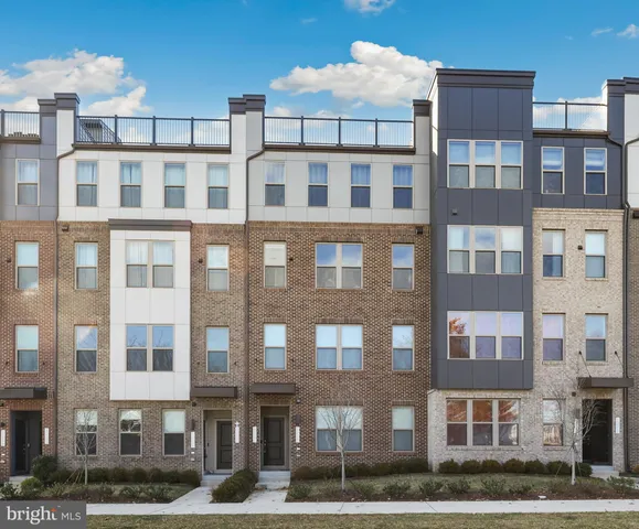 $644,900 | 13508 INNOVATION Sta Loop, Unit 3B, Herndon, VA 20171
