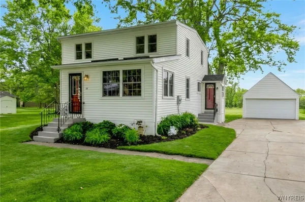 $269,900 | 84 Westminster Road, West Seneca, NY 14224