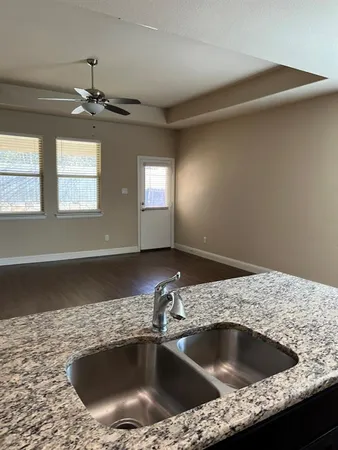 $2,050 | 8 Pleasant Valley, Sanger, TX 76266