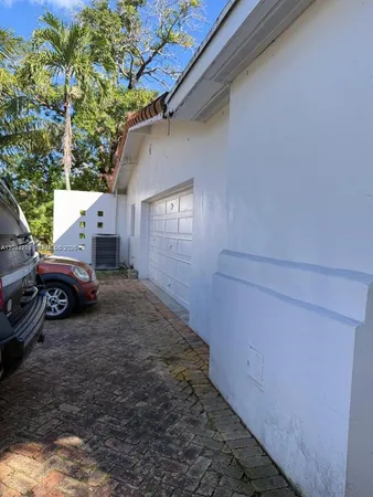 $1,100,000 | 5600 Southwest 74th Court, Miami, FL 33143
