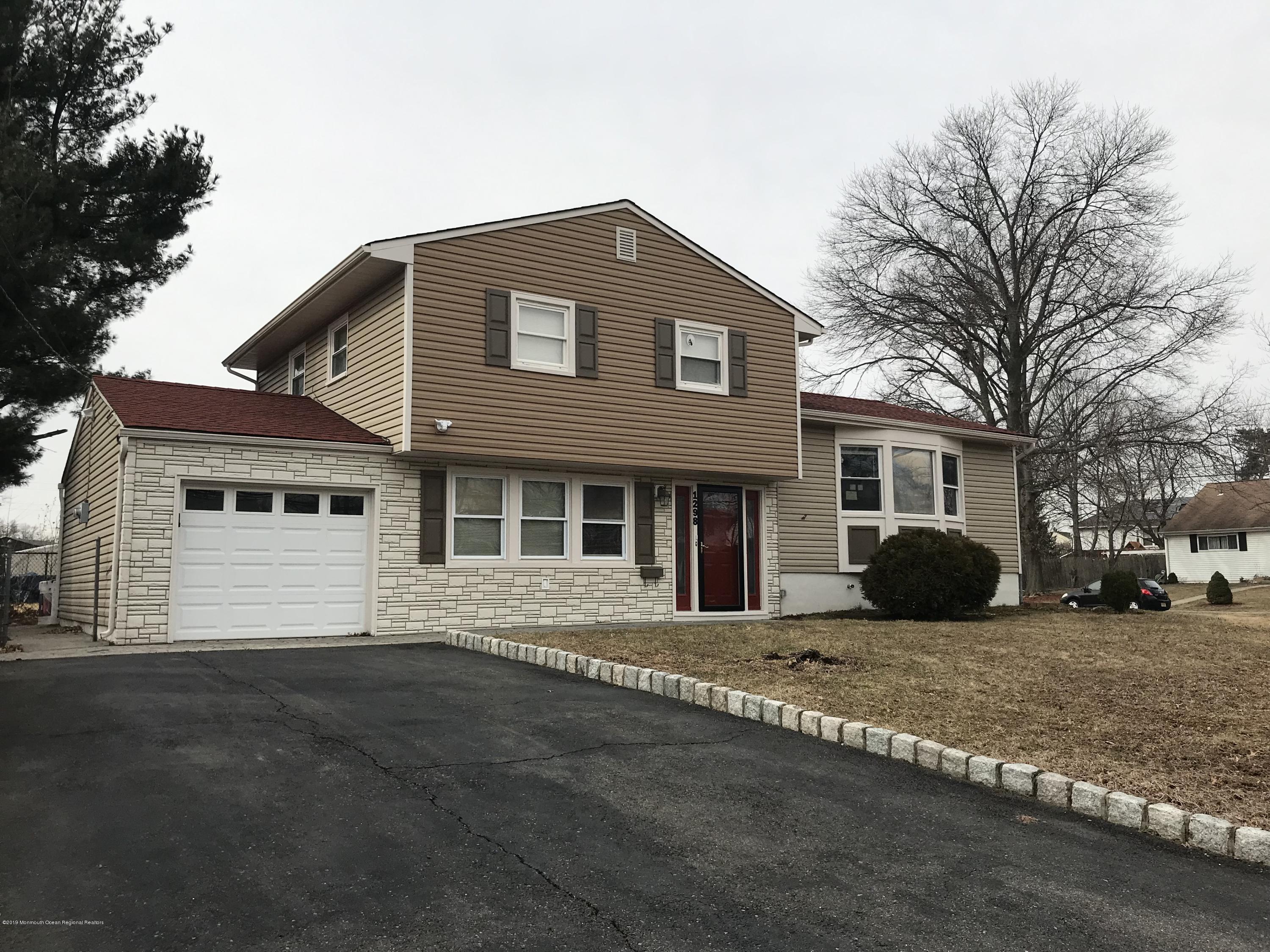 1298 Seneca Road North Brunswick, NJ 08902 - Photo 3 of 26 IMG_1810