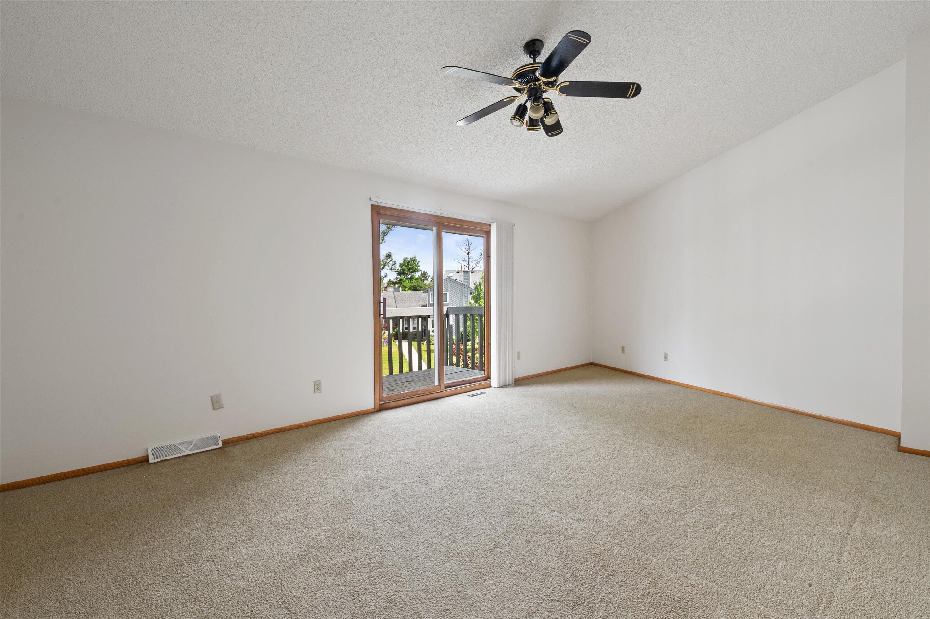 15661 West Ridge Road New Berlin, WI 53151 - Photo 13 of 32 19-DSC1219
