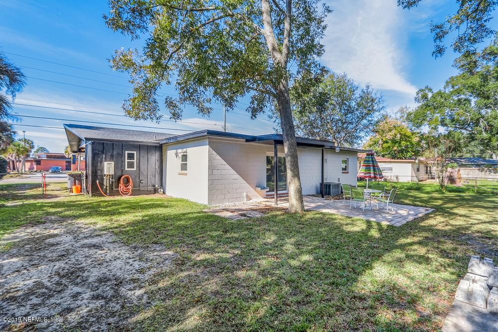 4427 Barnes Road South Jacksonville, FL 32207 - Photo 37 of 39 a view of a house with a yard