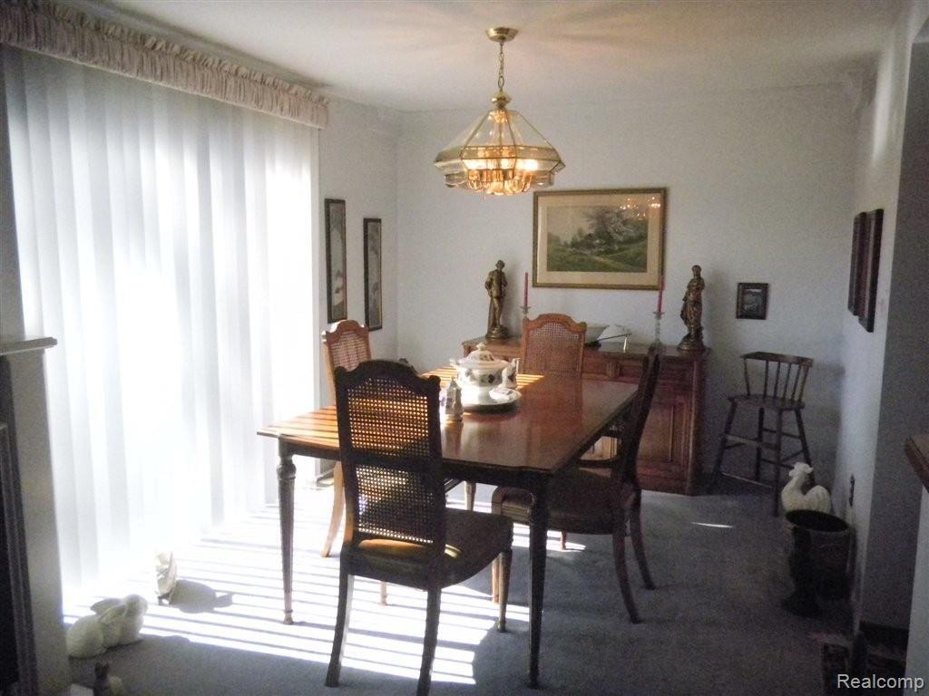 1858 Allenway Court, Unit 70 Rochester, MI 48309 - Photo 9 of 25 Dining Room