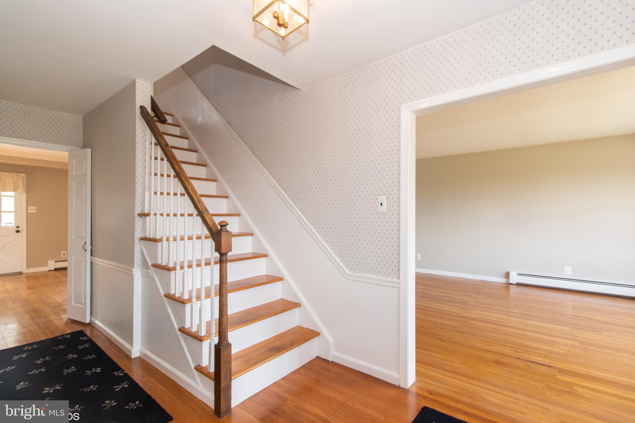 1059 Upper State Road Chalfont, PA 18914 - Photo 3 of 27 Entryway
