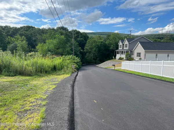 $55,000 | 1008 Lucas Drive, Archbald, PA 18403