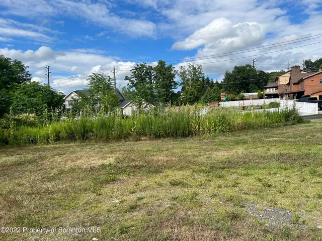 $55,000 | 1008 Lucas Drive, Peckville, PA 18452