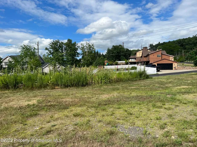 $55,000 | 1008 Lucas Drive, Peckville, PA 18452