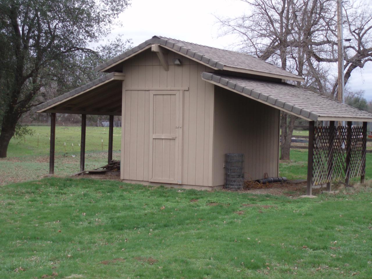 7918 Silver Bridge Road Palo Cedro, CA 96073 - Photo 12 of 24 Horse stall