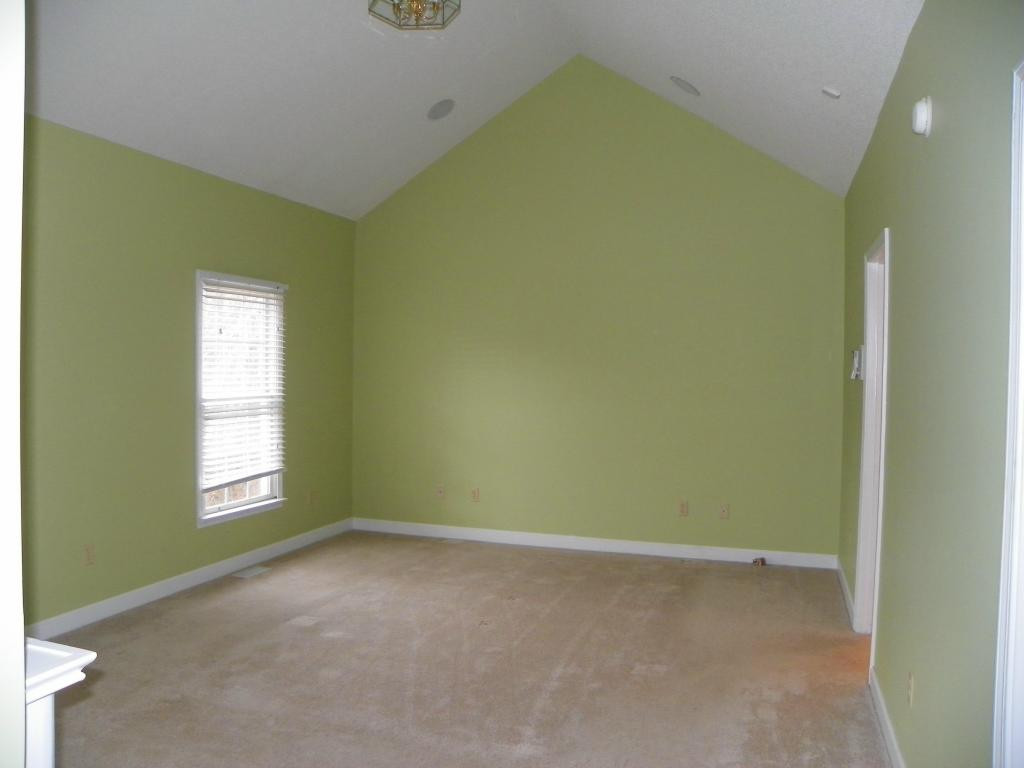 518 Raytheon Road Bristol, TN 37620 - Photo 8 of 18 Master Bedroom