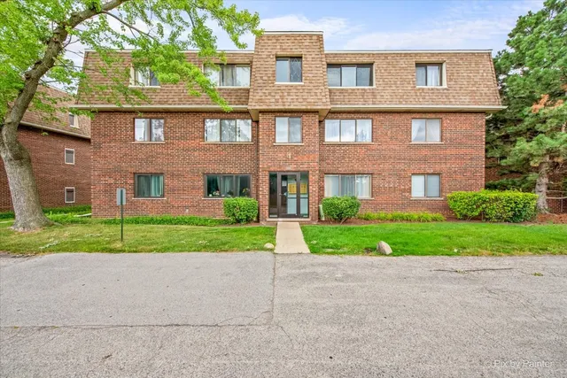 $1,800 | 1452 Carol Court, Unit 2A, Palatine, IL 60074