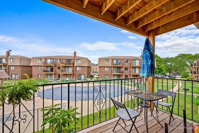 $1,800 | 1452 Carol Court, Unit 2A, Palatine, IL 60074