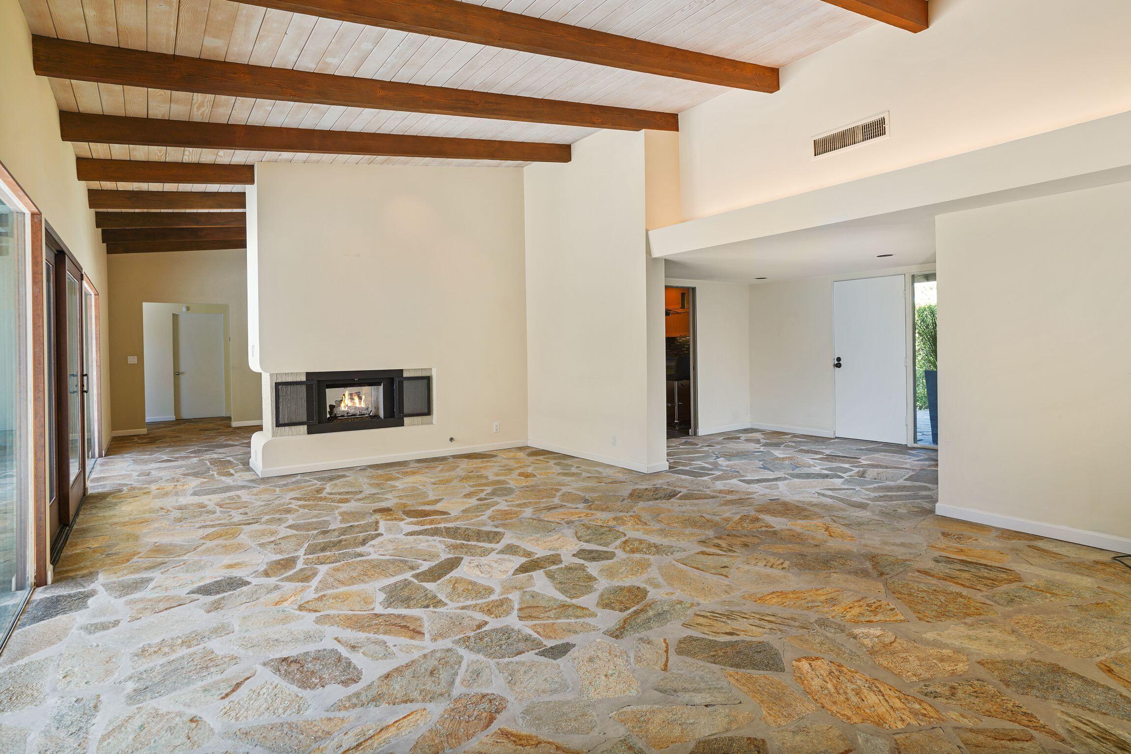 1345 Deep Well Road Palm Springs, CA 92264 - Photo 15 of 44 Living Room