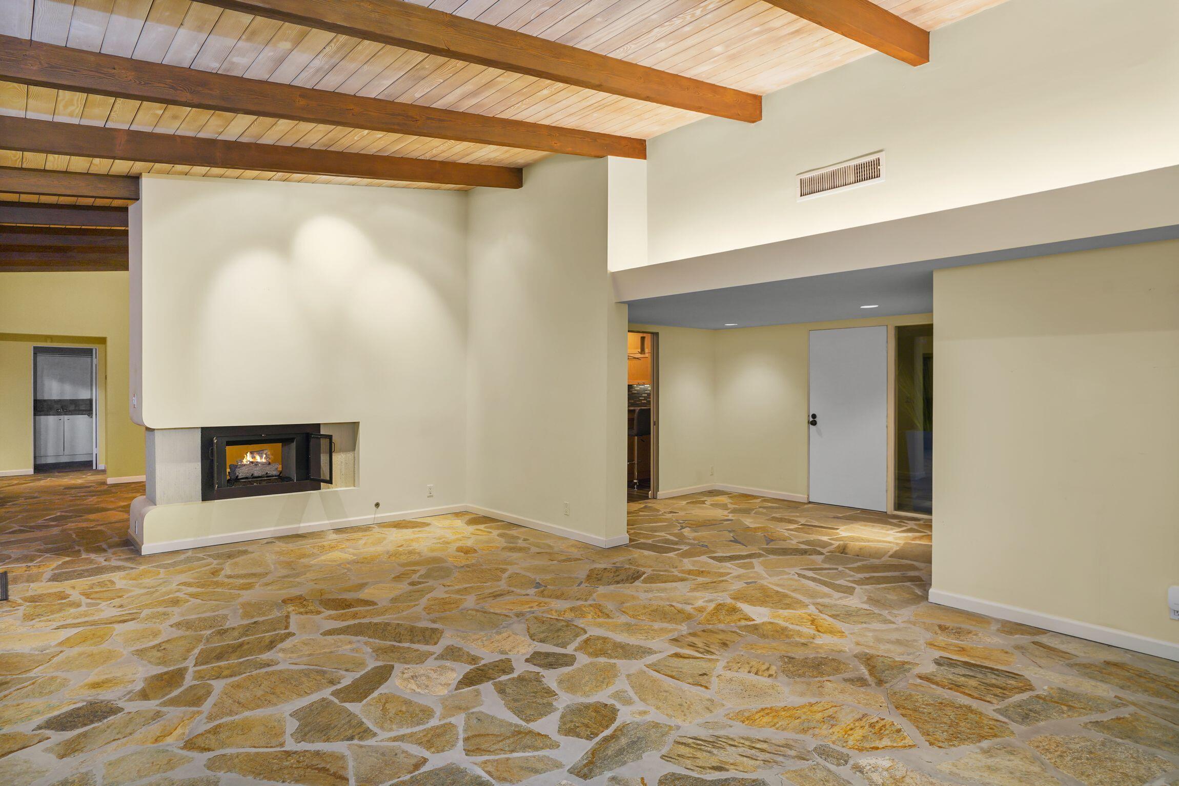 1345 Deep Well Road Palm Springs, CA 92264 - Photo 21 of 44 Living Room