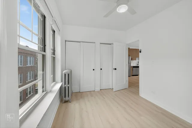 $2,495 | 6975 North Bell Avenue, Unit 1, Chicago, IL 60645