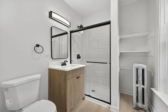 $2,495 | 6975 North Bell Avenue, Unit 1, Chicago, IL 60645