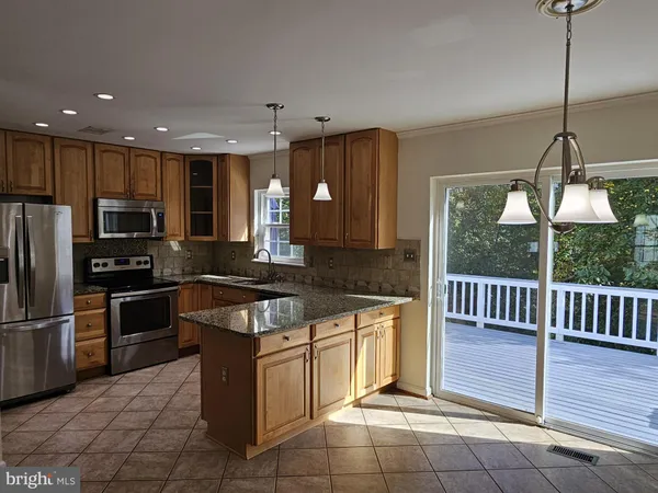 $3,100 | 3332 Piney Ridge Court, Herndon, VA 20171
