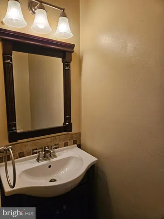 $3,100 | 3332 Piney Ridge Court, Herndon, VA 20171