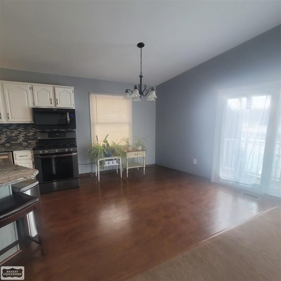 4221 Neuman Road St. Clair, MI 48079 - Photo 15 of 51 50064203-16.JPG