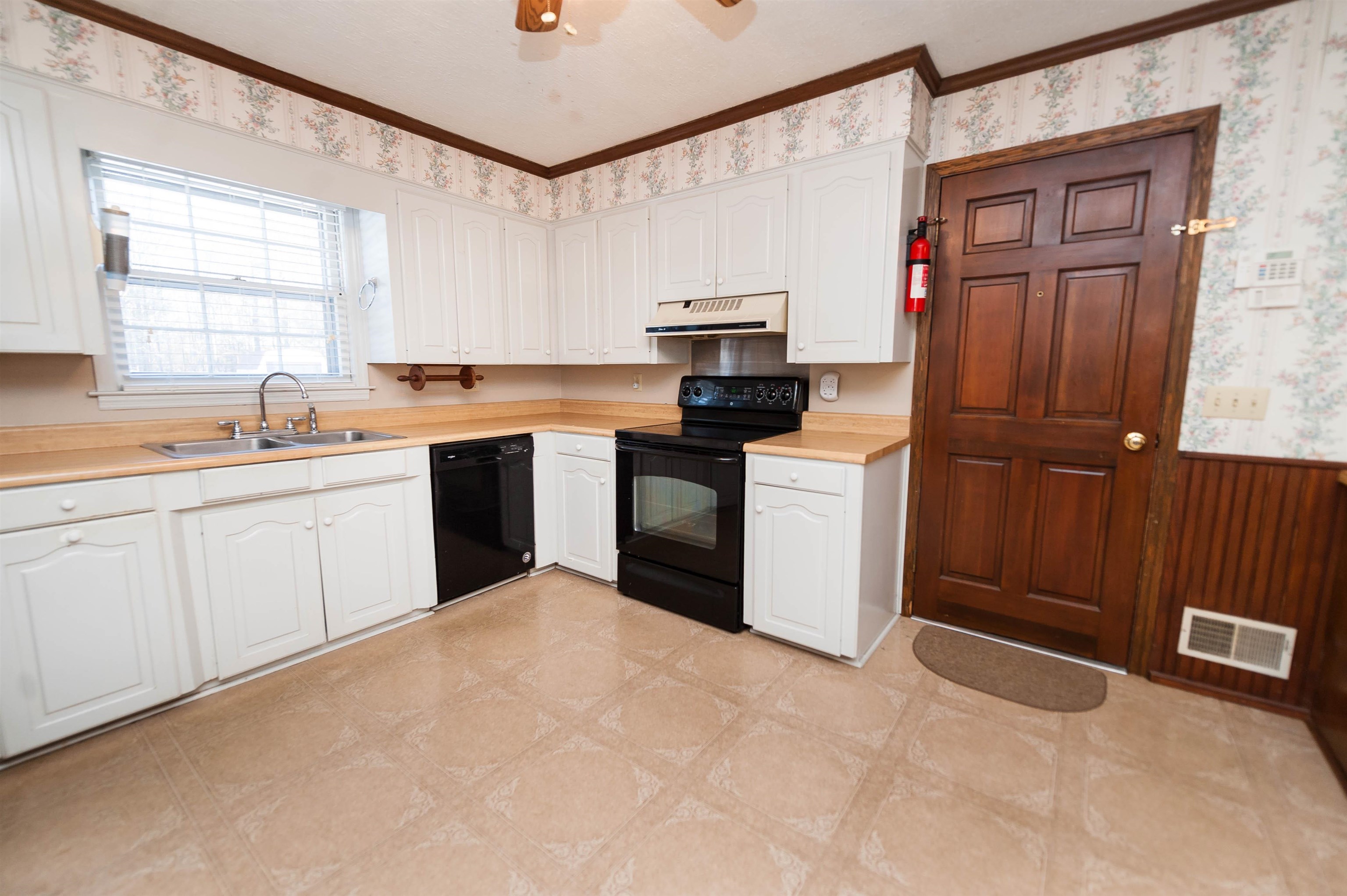 770 Whitestone Road Spartanburg, SC 29302 - Photo 8 of 36 Kitchen