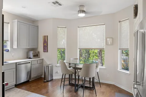 $649,000 | 7901 Southwest Parkway, Unit 4, Austin, TX 78735