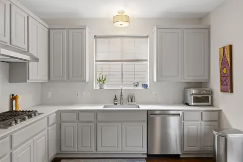 $649,000 | 7901 Southwest Parkway, Unit 4, Austin, TX 78735