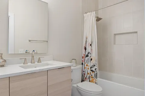 $625,000 | 7901 Southwest Parkway, Unit 4, Austin, TX 78735