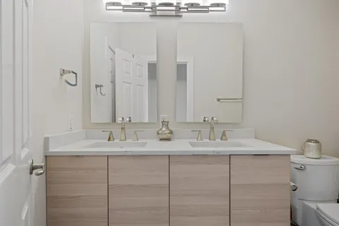 $649,000 | 7901 Southwest Parkway, Unit 4, Austin, TX 78735